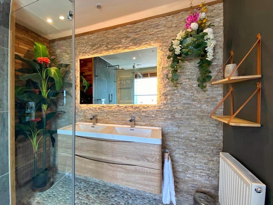 Villa Luxury Tree-house With Optional Espa