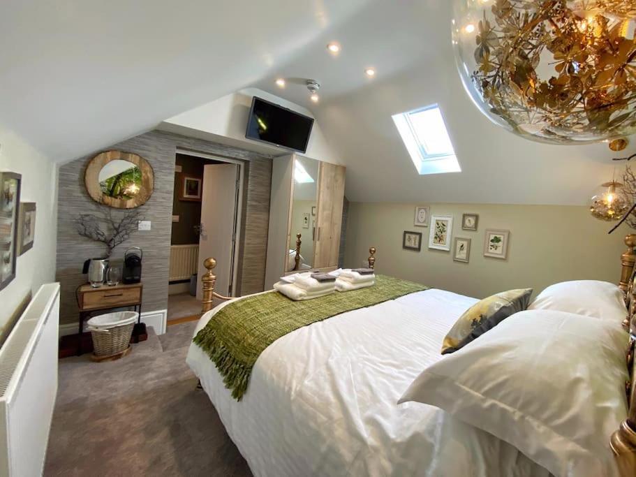 Luxury Tree-house With Optional Espa Canterbury