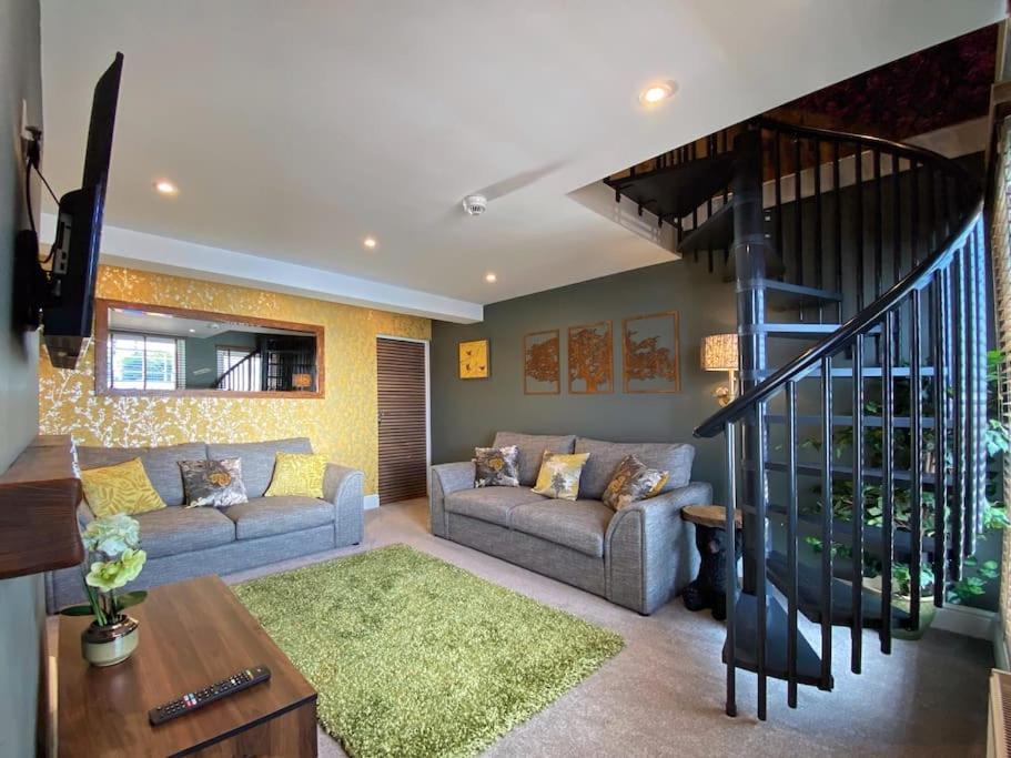 Luxury Tree-house With Optional Espa
